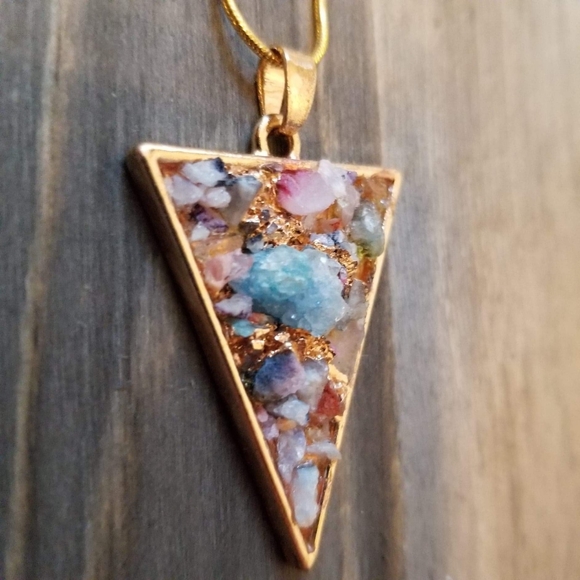 NWOT Handmade Crystal & 24k Gold Triangle Necklace - Picture 3 of 4